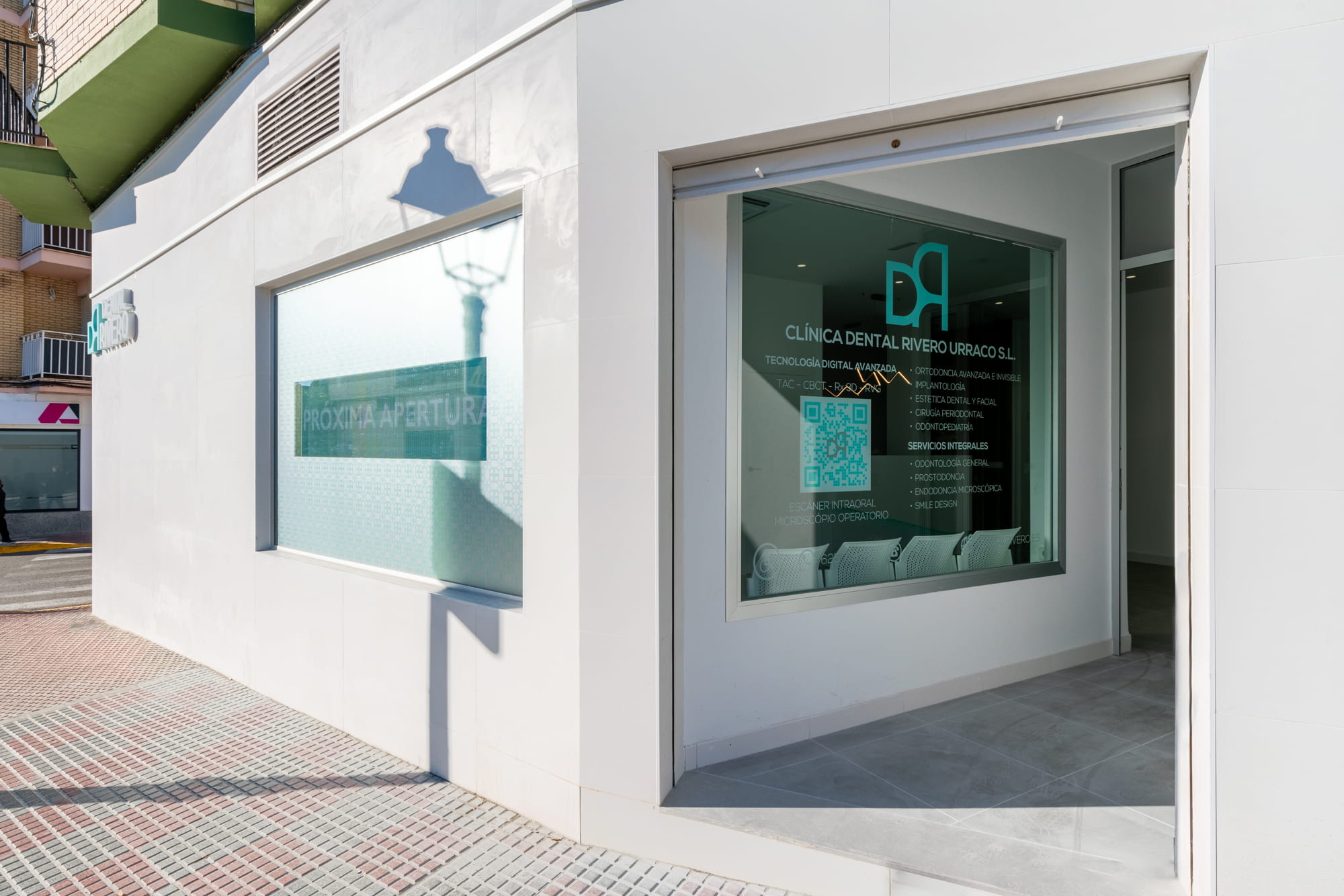 diseño fachada clinica dental
