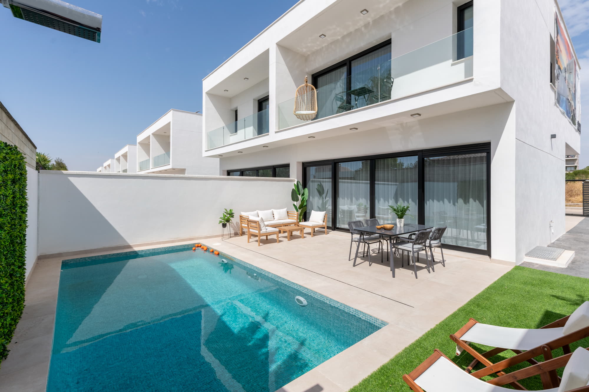 diseñador de exterior patio piscina casa